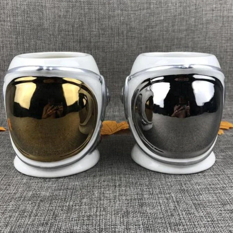 

550ml Astronaut Mugs Creatively Designed Astronaut Space Helmet Shape Aero Hat Ceramic Coffee Cup Large Capacity Water Bottle