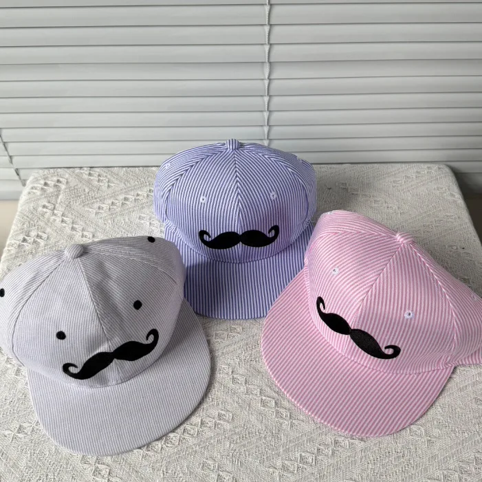 Fine stripe mustache embroidery, flat brim side with letter baseball cap suitable for commuting, traveling and taking photos