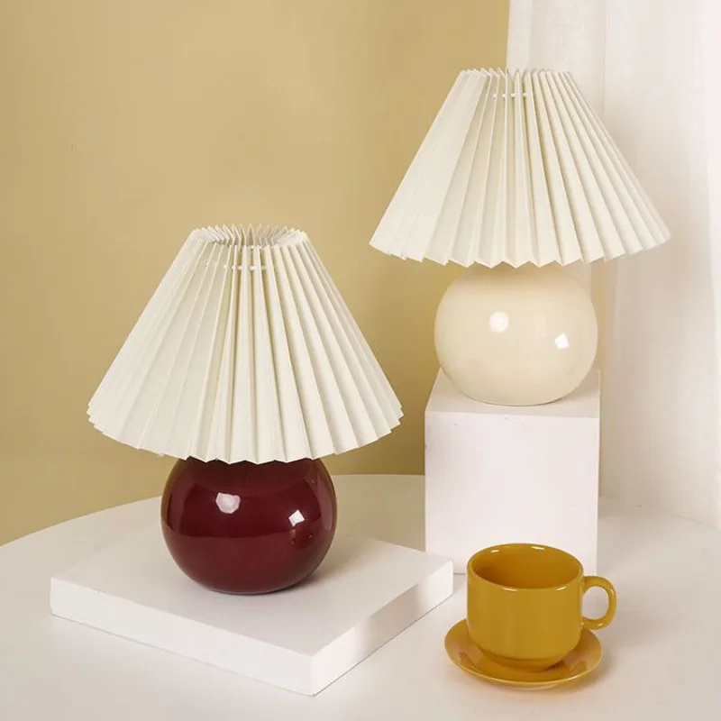 Vintage Pleated Table Lampfor Living Room Pleated Skirt Lampshade Warm Bedroom Lights Bedside Lamp Home Deco Lighting