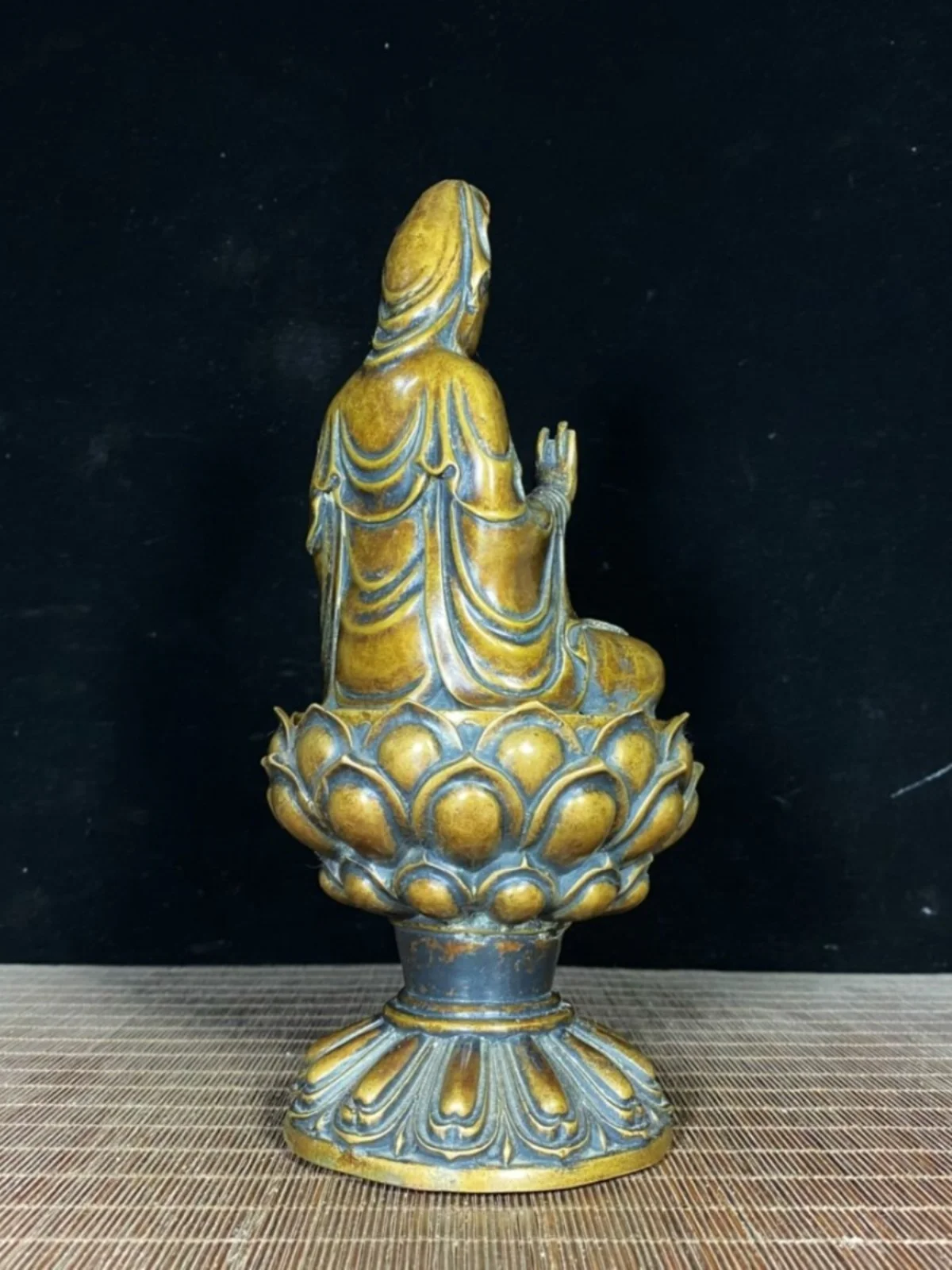 Antique pure copper lotus shaped Guanyin Bodhisattva incense burner ornament, approximately 24.5 centimeters high and 12 centime