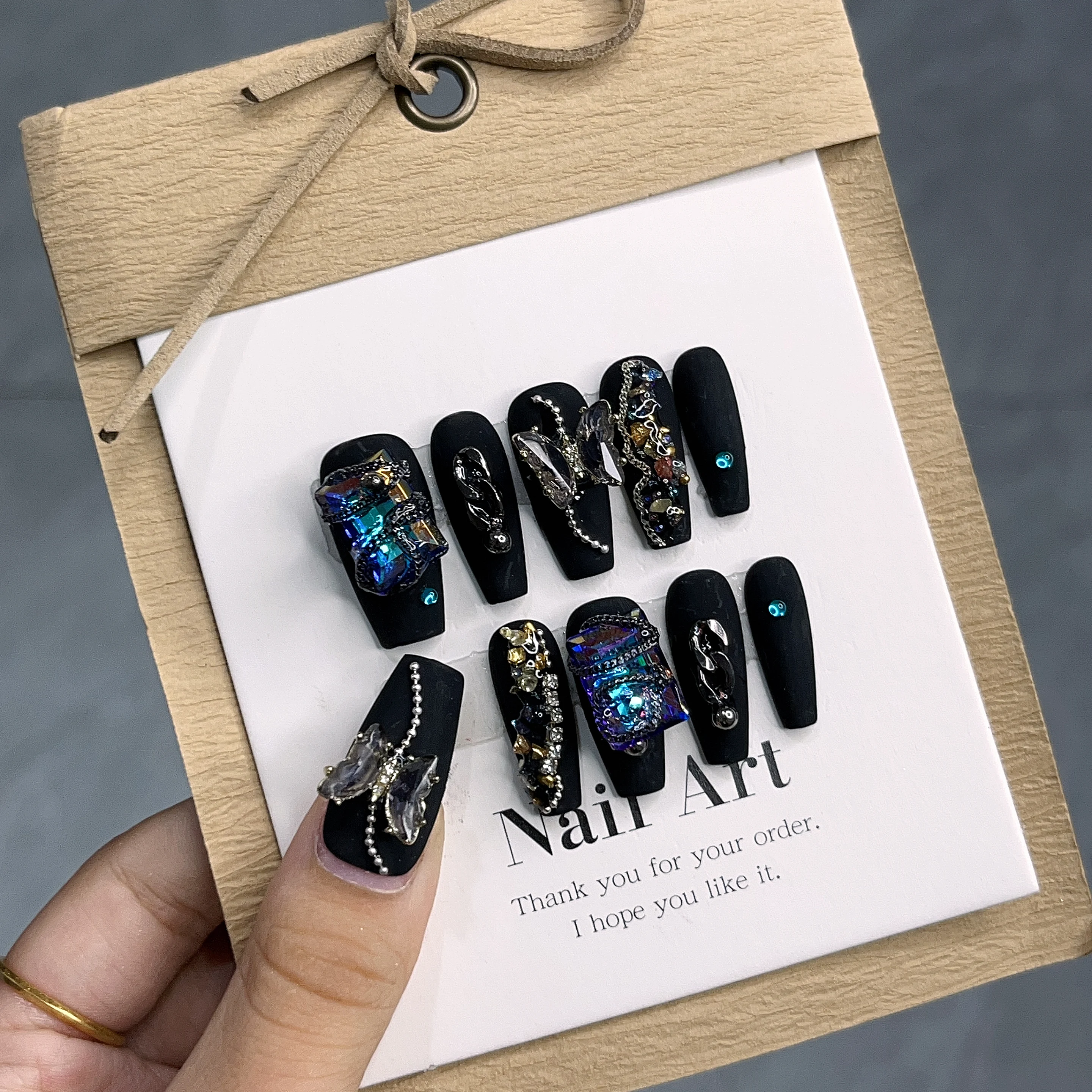 Emmabeauty Midnight Gothic Dark Sparkling Butterfly Generous Diamond European and American Light Luxury Press On Nails.No.29157