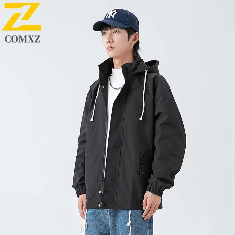 

COMXZ Men Lightweight Windbreaker Fashion Classic Streetwear Outdoor Adventure Cycling Climbing Jacket Breathable Chaqueta