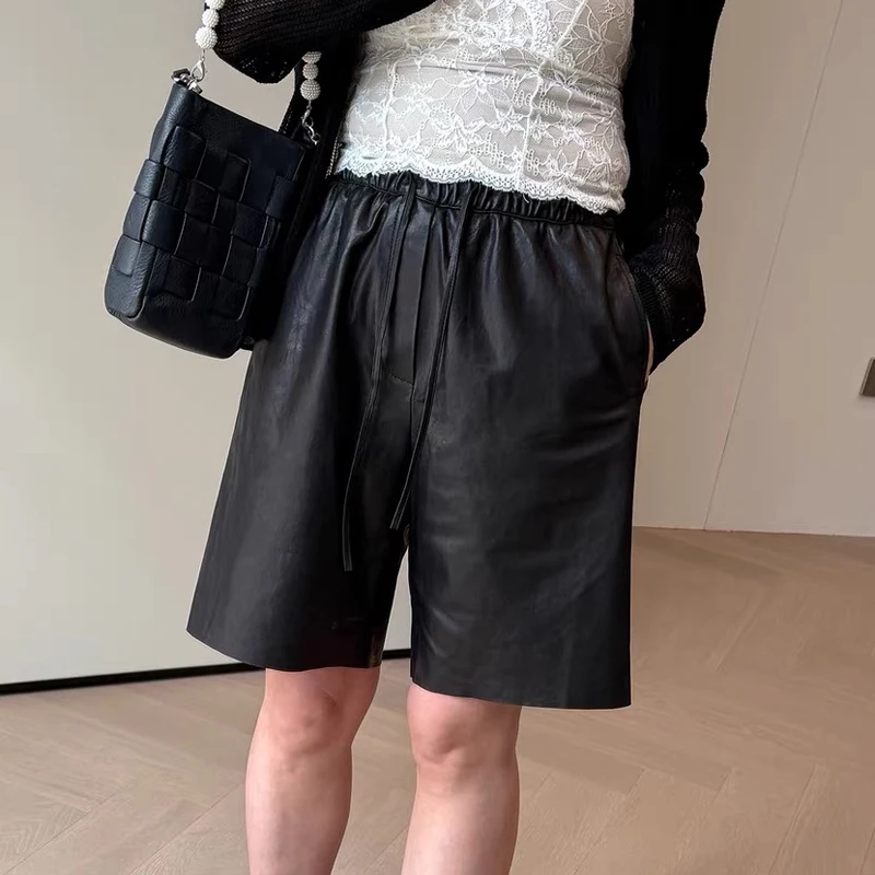 

2026 Spring Women's Genuine Leather Bermuda Shorts Female Handsome Straight High Waist Suit Shorts Casual Midde Length Pantalon