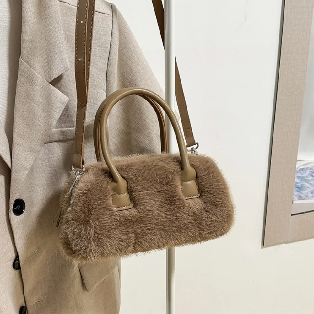 

Faux Fur Tote Bag Chic Furry Clutch Women'S Shoulder Bag Exquisite Fluffy Handbag For Everyday Wear Handbag Collection Travel