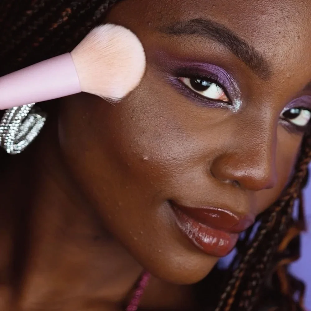 แปรงแต่งหน้าอเนกประสงค์ วีแกน ปราศจากการทดลองกับสัตว์ ขนแปรงสังเคราะห์นุ่ม เหมาะสำหรับแป้ง บลัชออน บรอนเซอร์ แป้งเซ็ตติ้ง