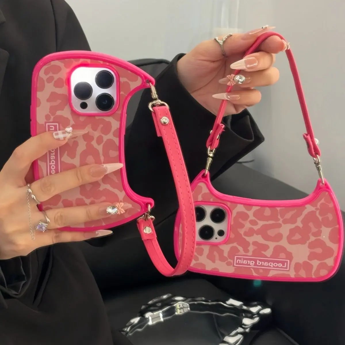 Fashion Pink Leopard Print Phone Case For iPhone 15 14 13 12 11 Pro Max Plus Y2K The Spice Girls Lovable Hand Strap Back Cover