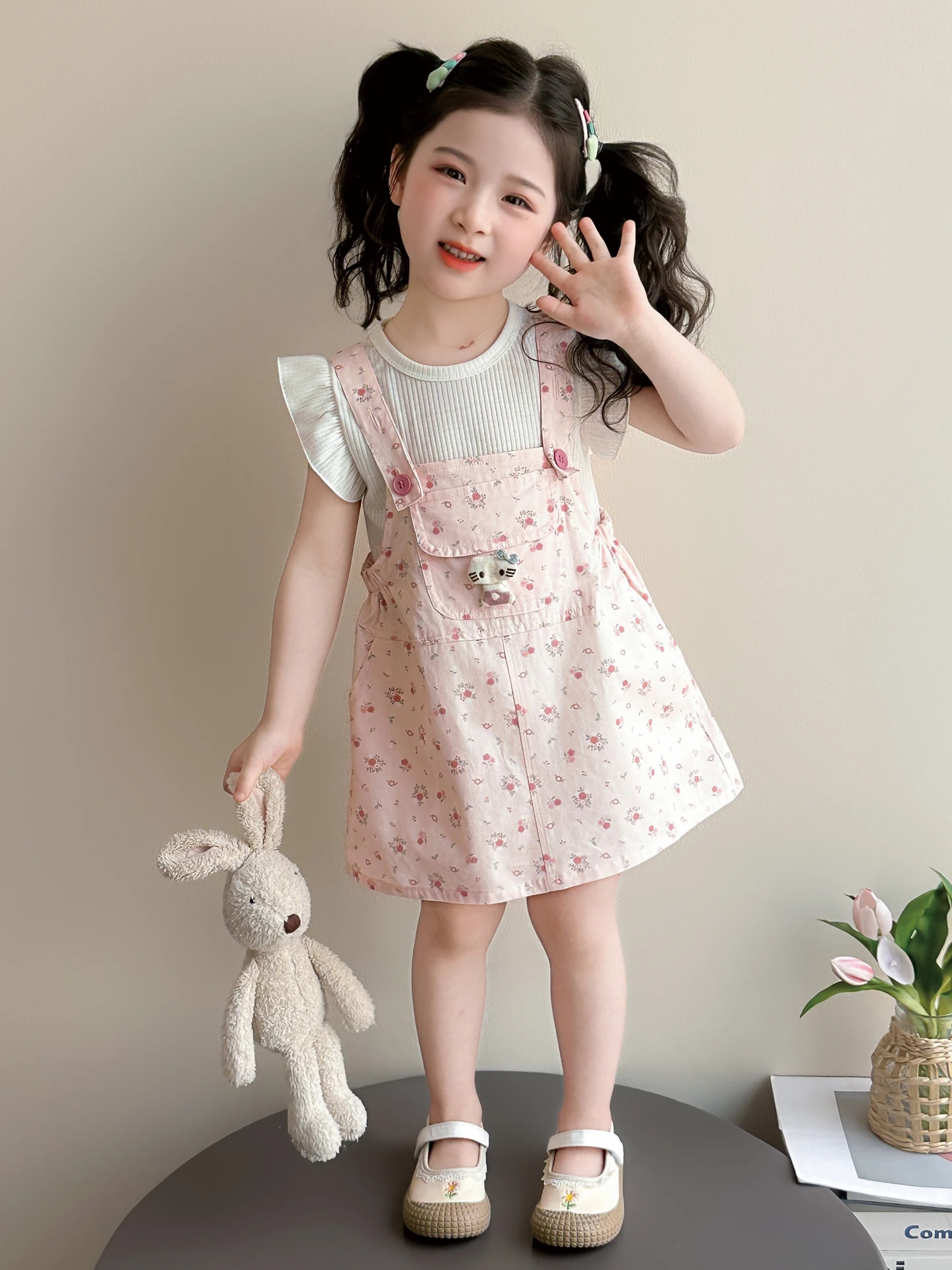 Vestido de Verão Estilo Princesa para Meninas 2026: Novo Conjunto de Vestido Infantil Feminino Moderno com Alça e Saia de Cin...
