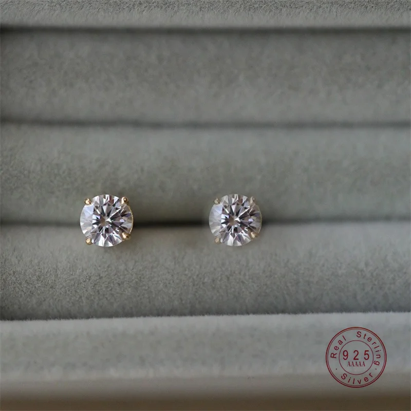 

Женские серьги-гвоздики из серебра 925 пробы с фианитами