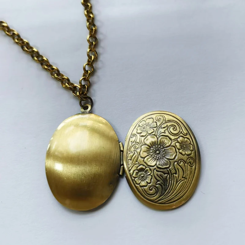 1pc Antique Bronze Heart Round Oval Locket Charms Pendants Long Chain Sweater Necklaces Women Men Fashion Memorial Jewelry
