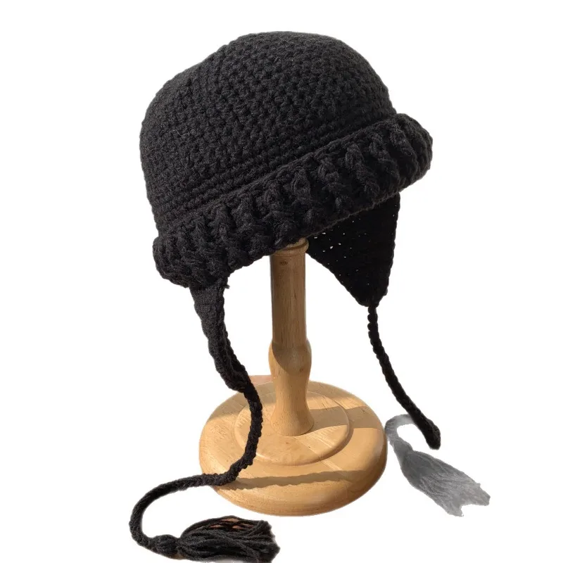 Koreanische Einfarbige Geflochtene Quasten-Ohrenschutz-Strickmütze für Damen, Neue Warme Vielseitige Kuppel-Bombermütze für Herbst und Winter – Detail 7