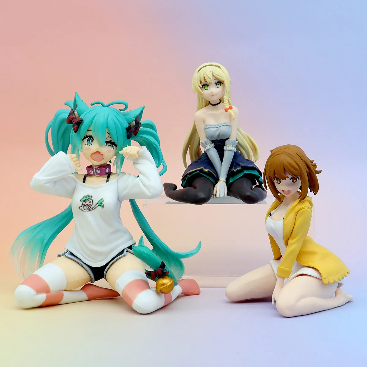 Hatsune Miku Anime Girl Figures Cat Ear Sitting Posture Short Sleeved Pajamas Model Figurines Car Decoration Doll Kids Toys Gift