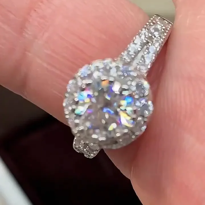 

Stylish 18K White Gold Plated S925 Silver Inlaid 1-3 Carat Moissanite Ring with 5A Zirconia - Suitable for Daily Wear and Specia
