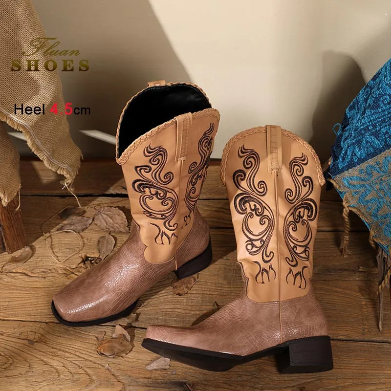 2025 جديد تطريز أنيق النساء منتصف العجل الأحذية رئيس مربع 4.5 سنتيمتر كعب متوسط فارس الأحذية الخريف الشتاء سيدة أحذية أحذية طويلة