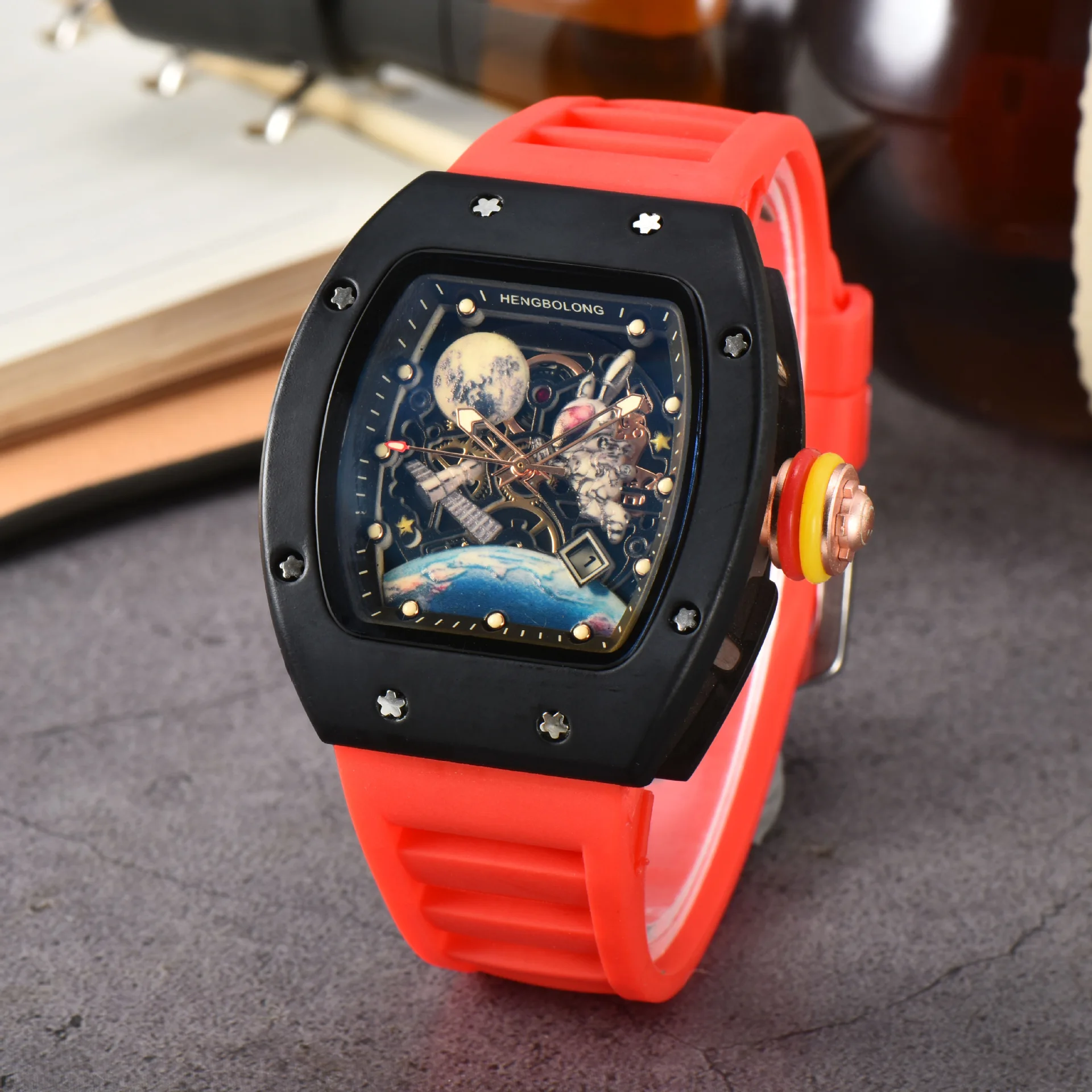 Wine Barrel Solo Lunar Astronaut Super Luminous Hollow Non-Mechanical Flywheel Fashion Men's Watch