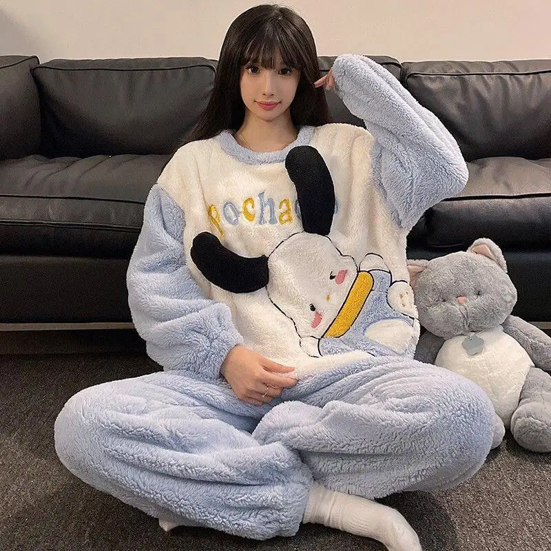 

Комплект пижам Sanrio Pochacco из фланели для женщин: домашняя одежда, одежда для отдыха, зимняя, милая, с мультяшным принтом, плюшевая, утолщенная, теплая, уютная, комфортная ночная одежда