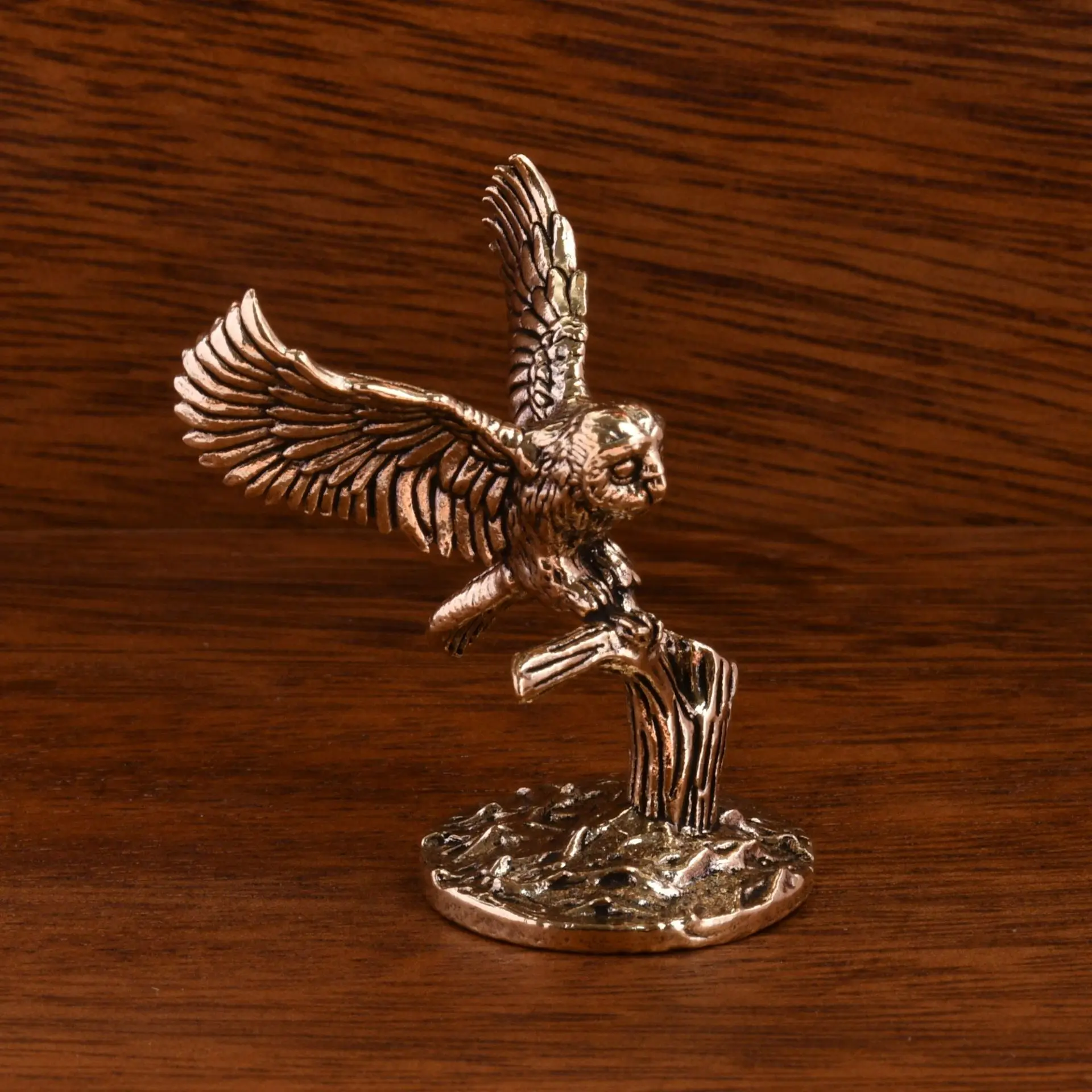 

Vintage Eagle Figurine Copper Bird Statue Miniature Sculpture Ornament Office Desk Animal Decoration Home Decor Handmade Craft