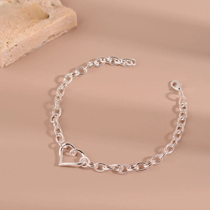 1 pulsera de plata de ley S con diseño de corazón hueco simple, diseño de nicho, joyería versátil para mujer, accesorios de moda elegantes de color beige claro, hipoalergénicos y amigables con la piel, regalo para el Día de la Madre/boda