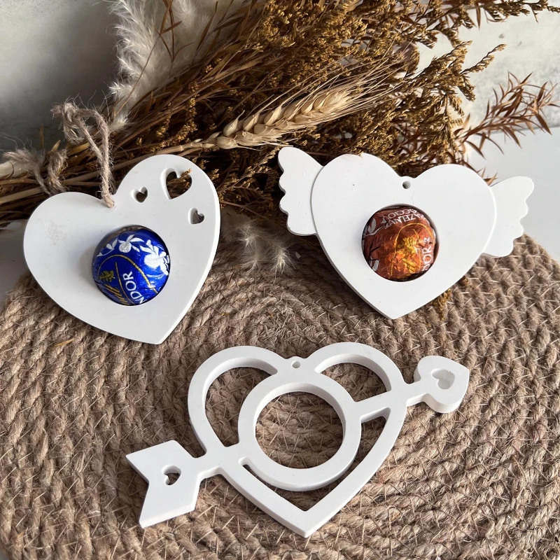 

Heart-shaped Gift Box Silicone Mold DIY Love Hanging Pendant Keychain Plaster Resin Drip Glue Mould Valentine's Day Gift