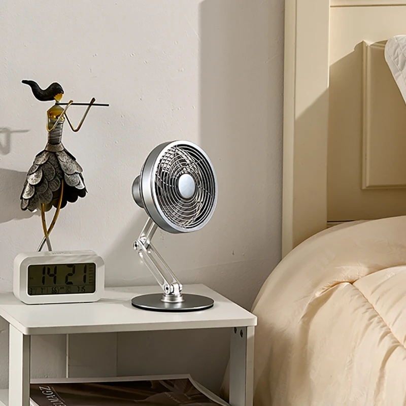 Metalen USB-oplaadminiventilator 360 graden rotatie Opvouwbare buitendesktop Creatieve ventilator Aluminium ventilator 3 snelheden verstelbare bureauventilator