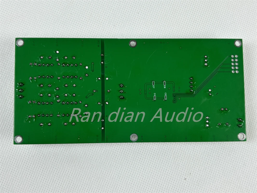 24 بت R2R DAC، ستيريو. يدعم أعلى معدل أخذ العينات PCM384KHZ