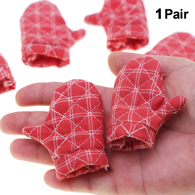 1Pair 1:12 Dollhouse Miniature Baking Gloves Model Doll Home Kitchen Cooking Gloves For Dolls House Decor Accessories