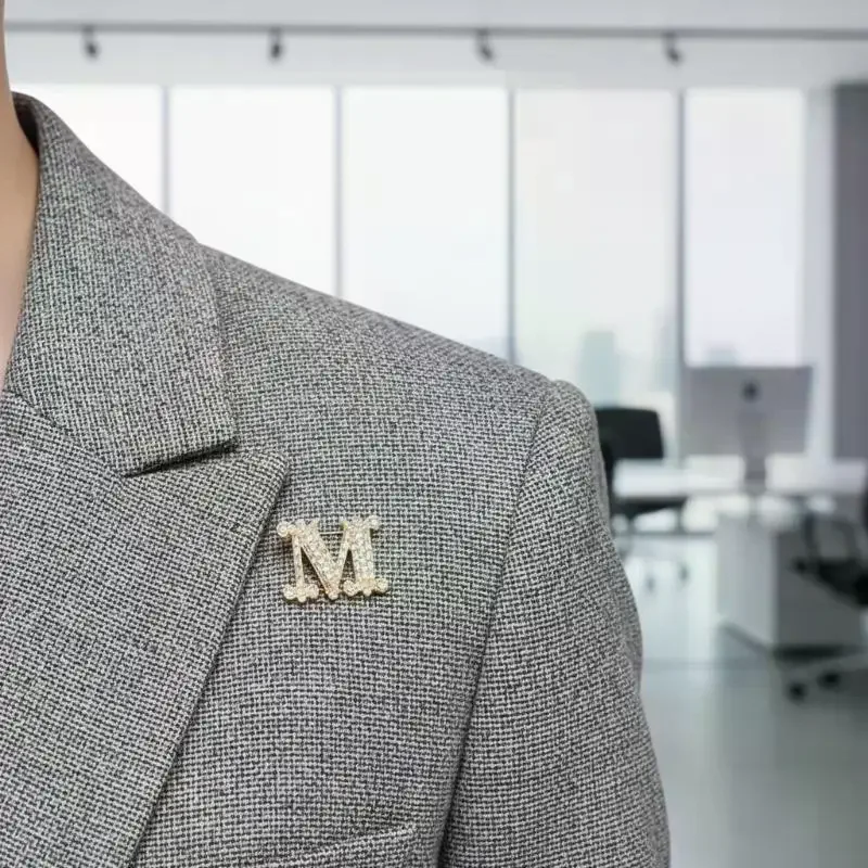 Letter M Bear Brooch Pin For Women Light Luxury Inlaid Rhinestone Brooch Unisex Fashion Suit Pins Accessories For Party