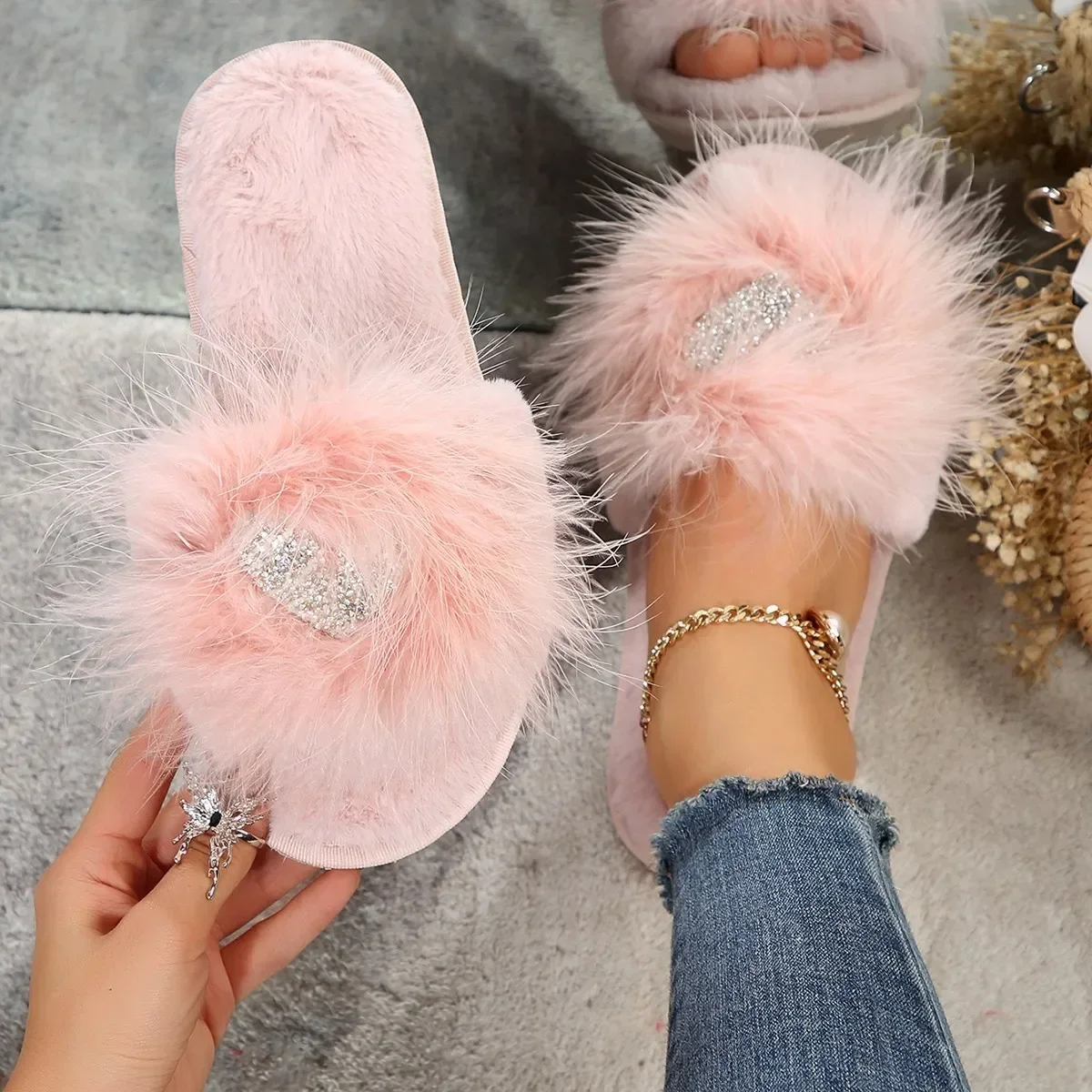 Warm Plush Slippers Women Slides Flat Low Heels Women Shoes Heart Bling Crystal Platform Fluffy Fur Slippers Shoes Zapatos