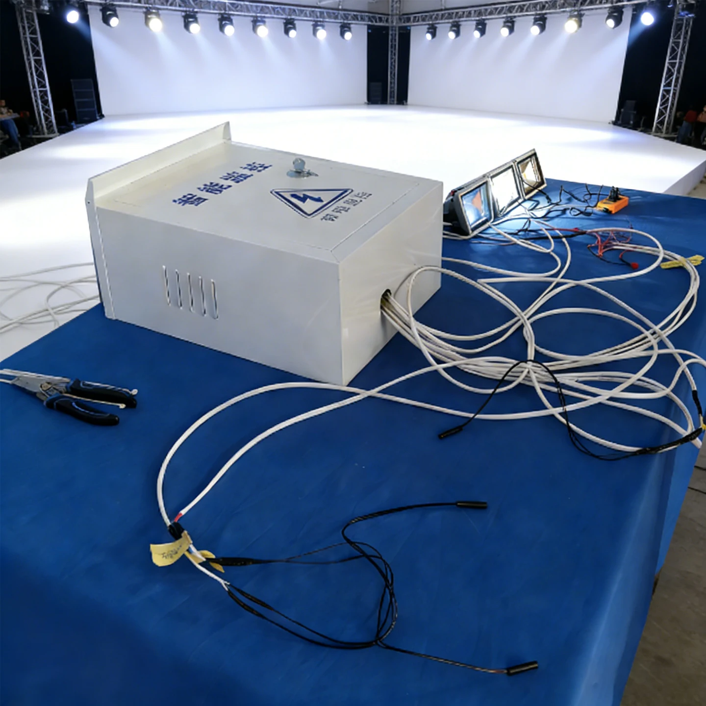 Magnetic induction music playback, light boxes and strobe lights, interactive games, events, carnivals, games, event props