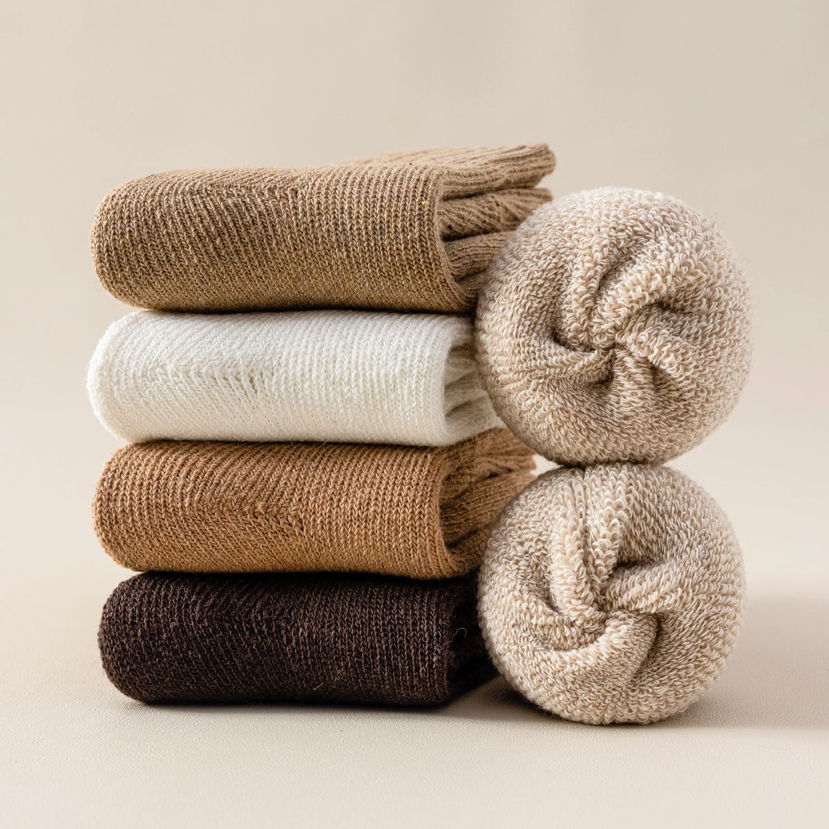 2 أزواج من الصوف الخريف والشتاء المرأة بلون بسيط موضة نمط الكلية سميكة الدافئة حلقة مريحة منتصف جوارب أنبوبية