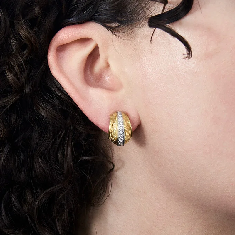 2026 New Vintage Carved Zirconia Contrasting Color Ear Buckle, Light Luxury and High-end, C-shaped Commuting Jewelry view 6