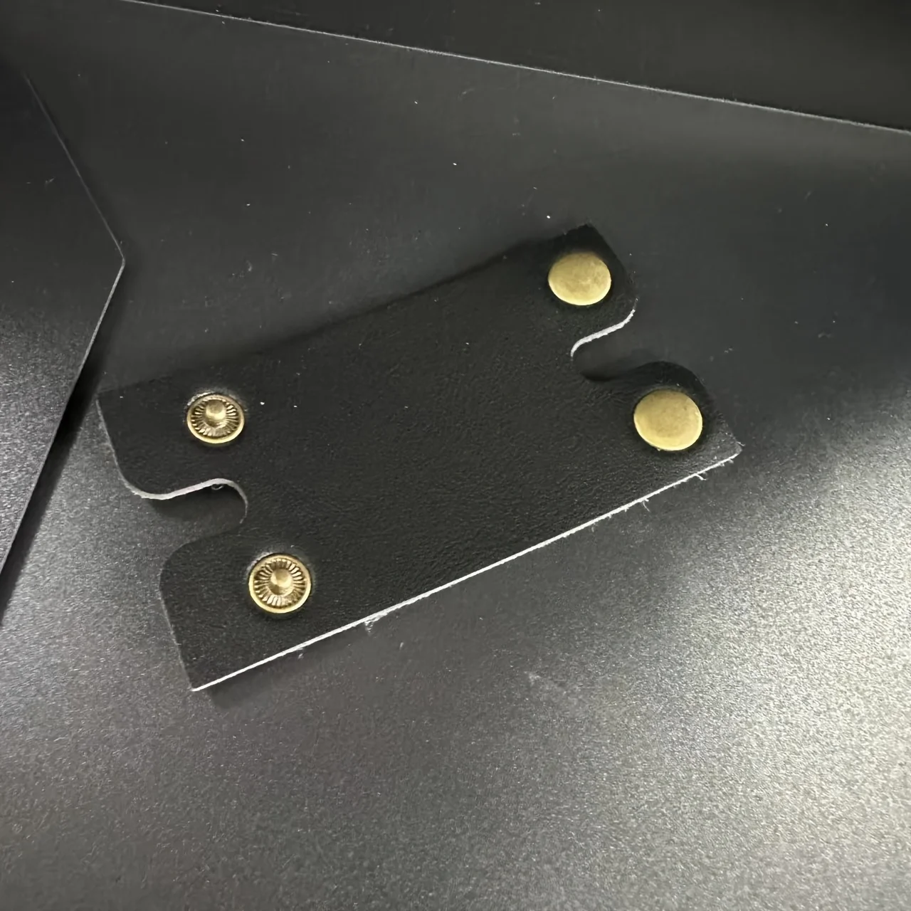 Single Piece Cover for Razor Heads, Designed to Protect Double Edge Razors,Ideal for Men Using Butterfly Shavers,Snap Closure view 6