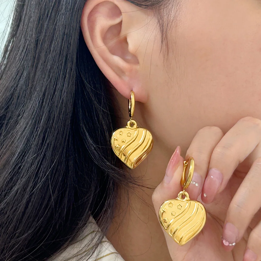 

DIY accessories Fashion Simple Love Earrings Stainless Steel 18K Golden Peach Heart Earrings Stud Earrings Exaggerated Heart Jew