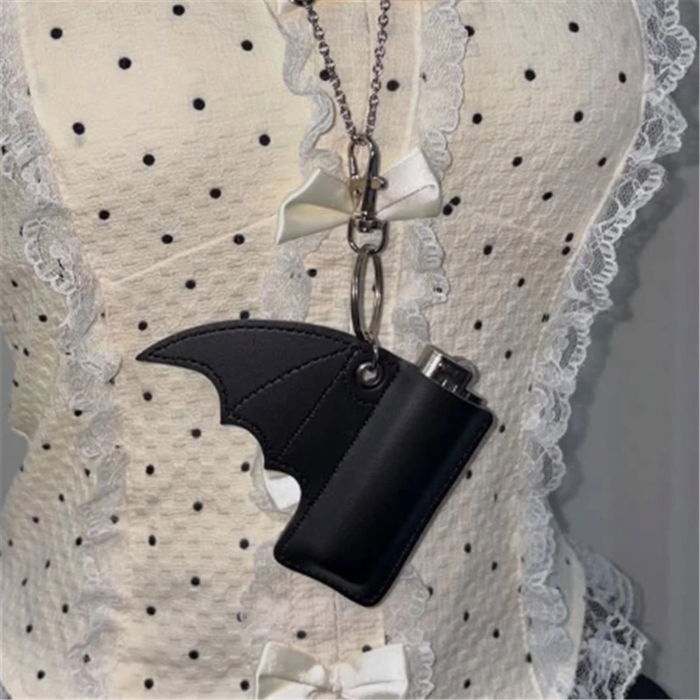1PC Hallowmas Fledermaus Lippenbalsam Halter Schlüsselanhänger PU Leder Flügel Design Punk Stil Zubehör Halloween Stil Feuerzeug Schlüsselanhänger – Detail 4