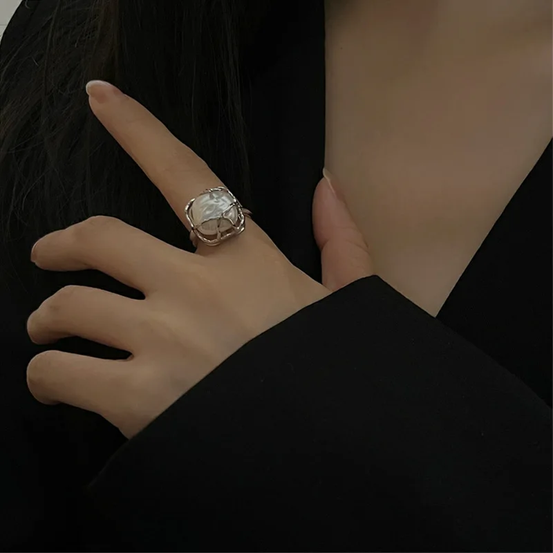 

Dawn's Jewel S925 Sterling Silver Baroque Pearl Ring Female Temperament Light Luxury Design Square Opening Ornament anillos