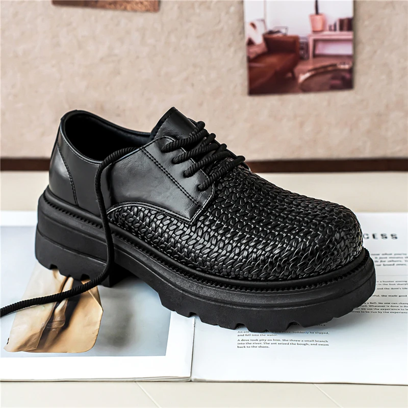 Męskie skórzane buty na lato 2025, plecione, z okrągłym noskiem, gruba podeszwa, wewnętrzne otwory wentylacyjne, podwyższające, casualowe, z oddychającej skóry bydlęcej.