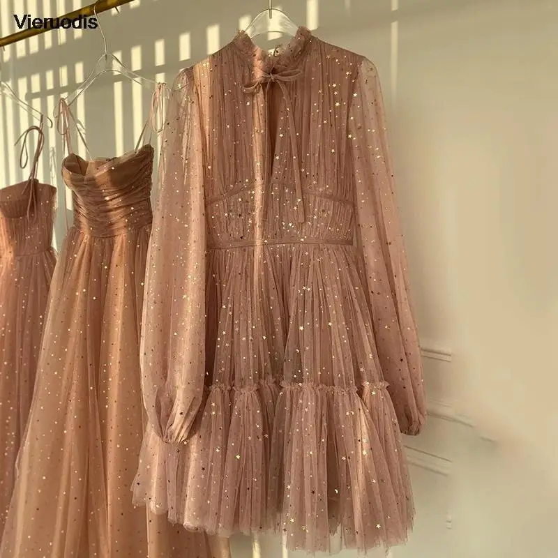 فستان حفلة موسيقية قصير وردي عالي الرقبة مطوي متدرج ثوب مسائي بأكمام طويلة منتفخة للاحتفال بفستان سهرة عربي من التول