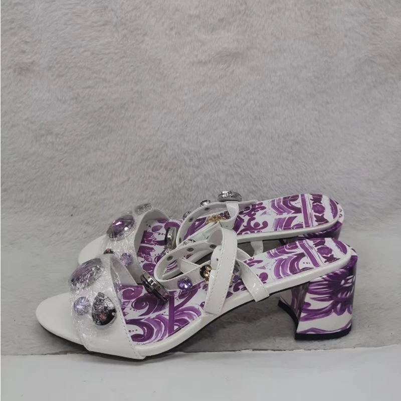 بوهيميا نمط حجر الراين جوهرة حذاء بكعب سميك الصنادل الأرجواني الجلود الكاحل حزام 10 سنتيمتر كريستال فستان صيفي الإناث الأحذية