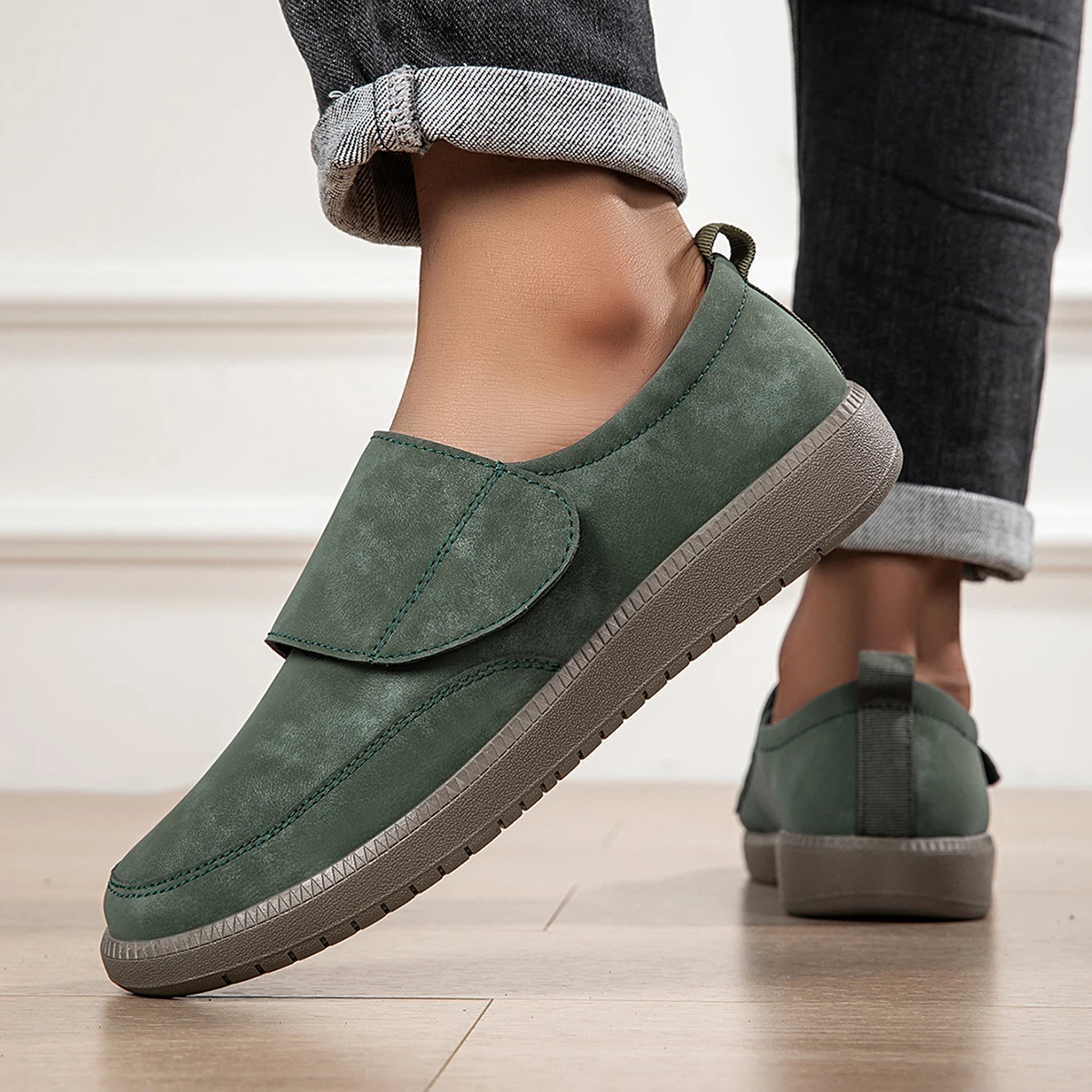 Men Flat Casual Walking Sneakers Minimalist Clean Design  Leather Upper Flexible Sole Versatile Daily Commute Walking Footwear