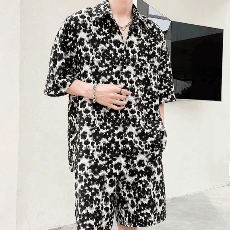 

Men's Summer Leopard Print Short Sleeve Shirt and Shorts Set Lightweight Casual Two Piece Outfit Streetwear