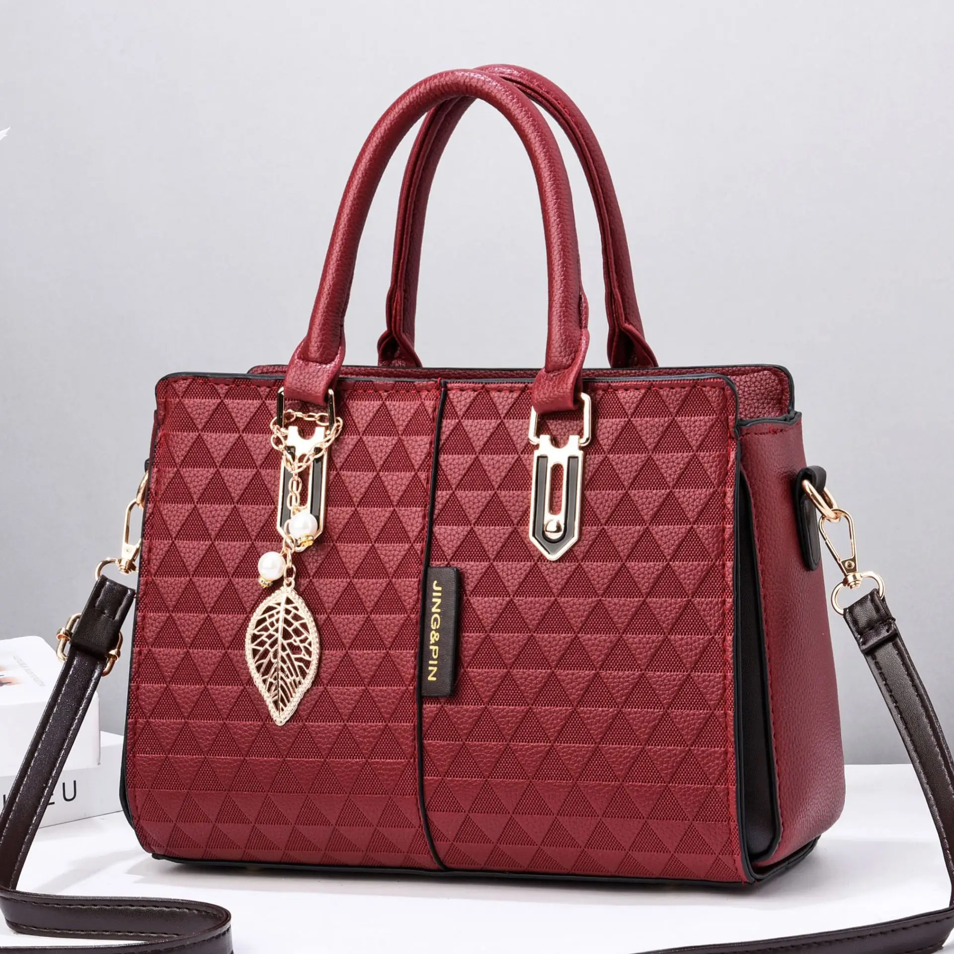 2024 New Grid Pattern High Quality Crossbody Bag Hard Leather Luxury Handbags Elegant Bags New Direct Selling Women's Bag