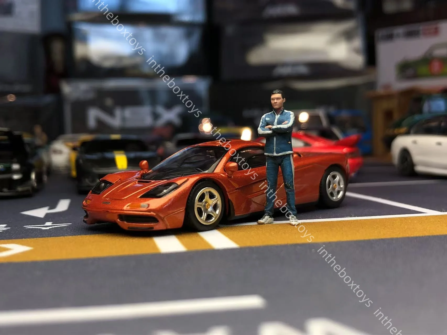 

Minigt 817 F1 Yquem с фигуркой, литая под давлением модель автомобиля, коллекция, ограниченная серия, игрушки для хобби