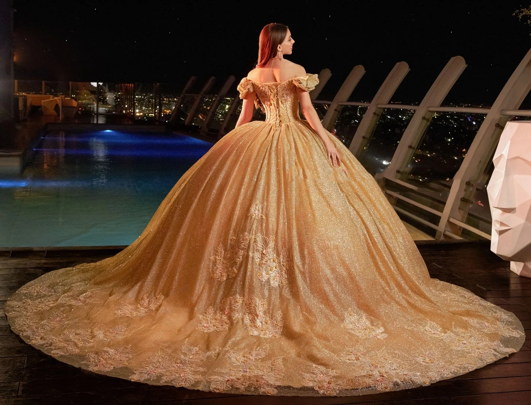 Gold Puffy Quinceanera Dresses Ball Gown Off The Shoulder Sequins Sparkle Pearls Mexican Sweet 16 Dresses 15 Anos