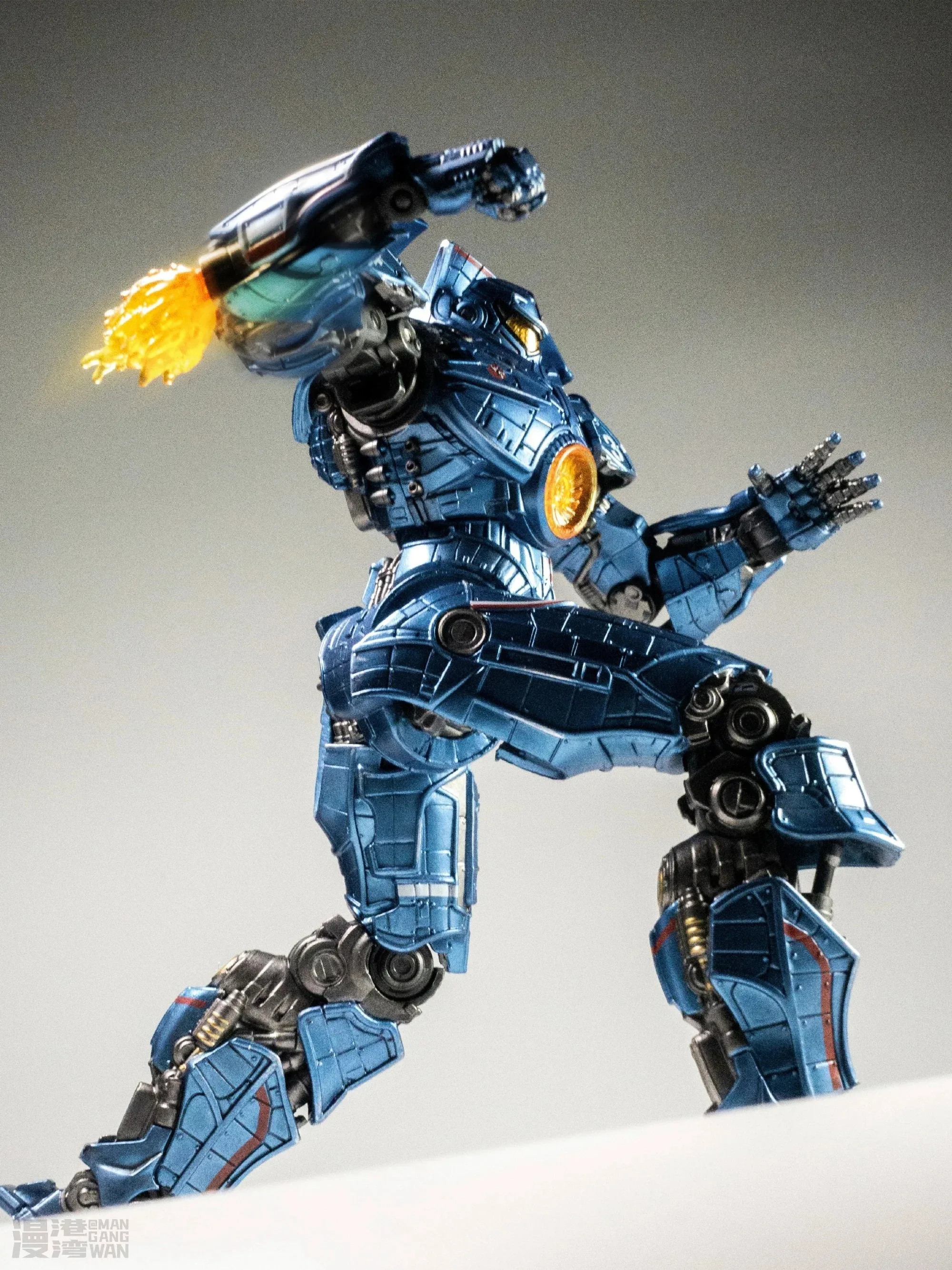 En stock LING JIHUN Original Pacific Rim Gipsy Danger 8 pouces 20CM LED émettant de la lumière figurines jouet cadeau Collection