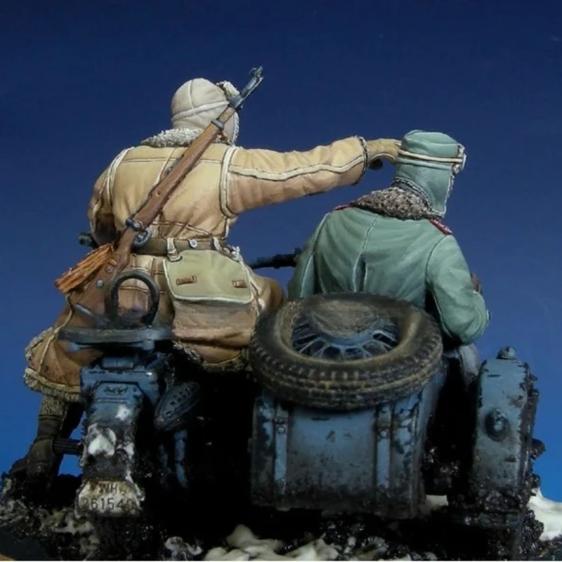 1/35 Scale Resin Figure Model Kits Historical Miniature Motorized Infantry Winter 2 Figures Unassembled and Unpainted C568
