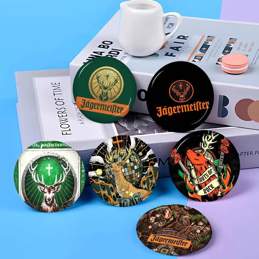 Klassisches J-Jägermeister Blechschild, Bar, anpassbar, weicher Button-Pin für Frauen, kreativer Schmuck, lustiges Abzeichen, Cartoon-Liebhaber-Hut