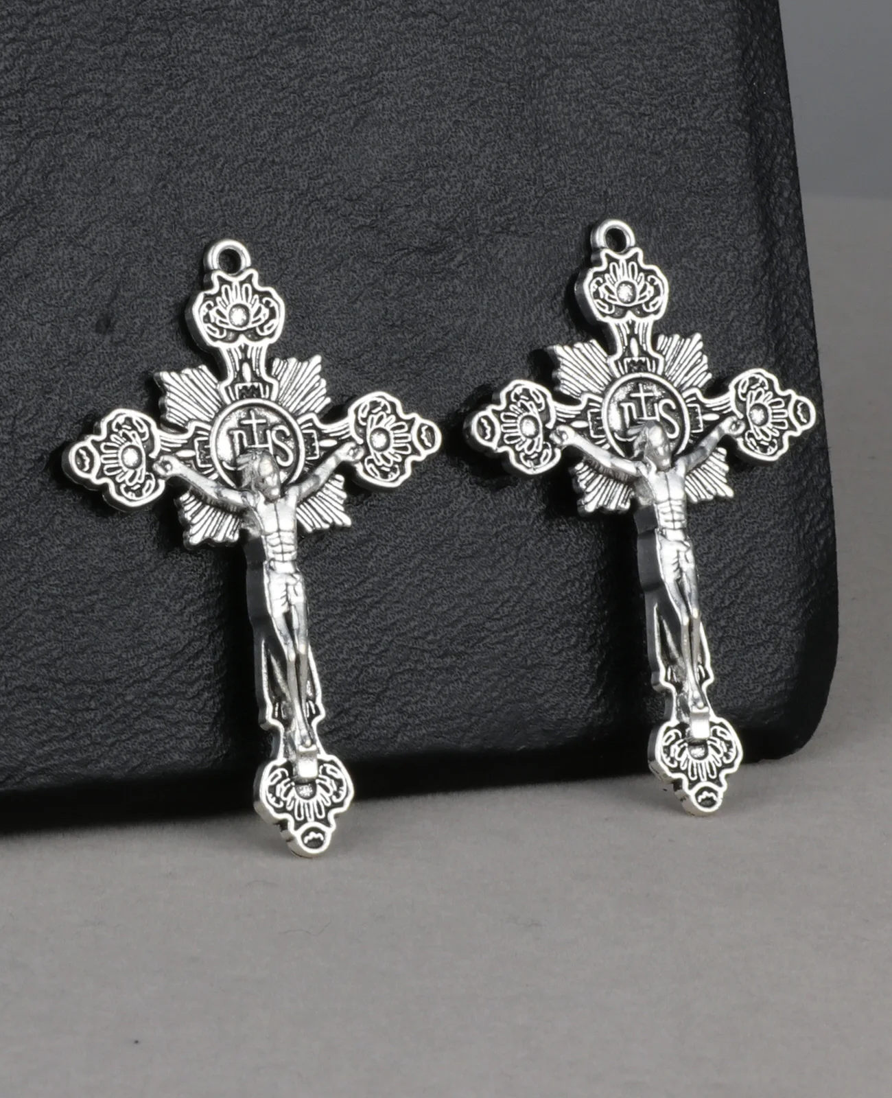 Diyalo 20 unids/lote católico JHS Jesús crucifixión Cruz colgante Chaplet para collares DIY llaveros joyería religiosa piezas de fabricación