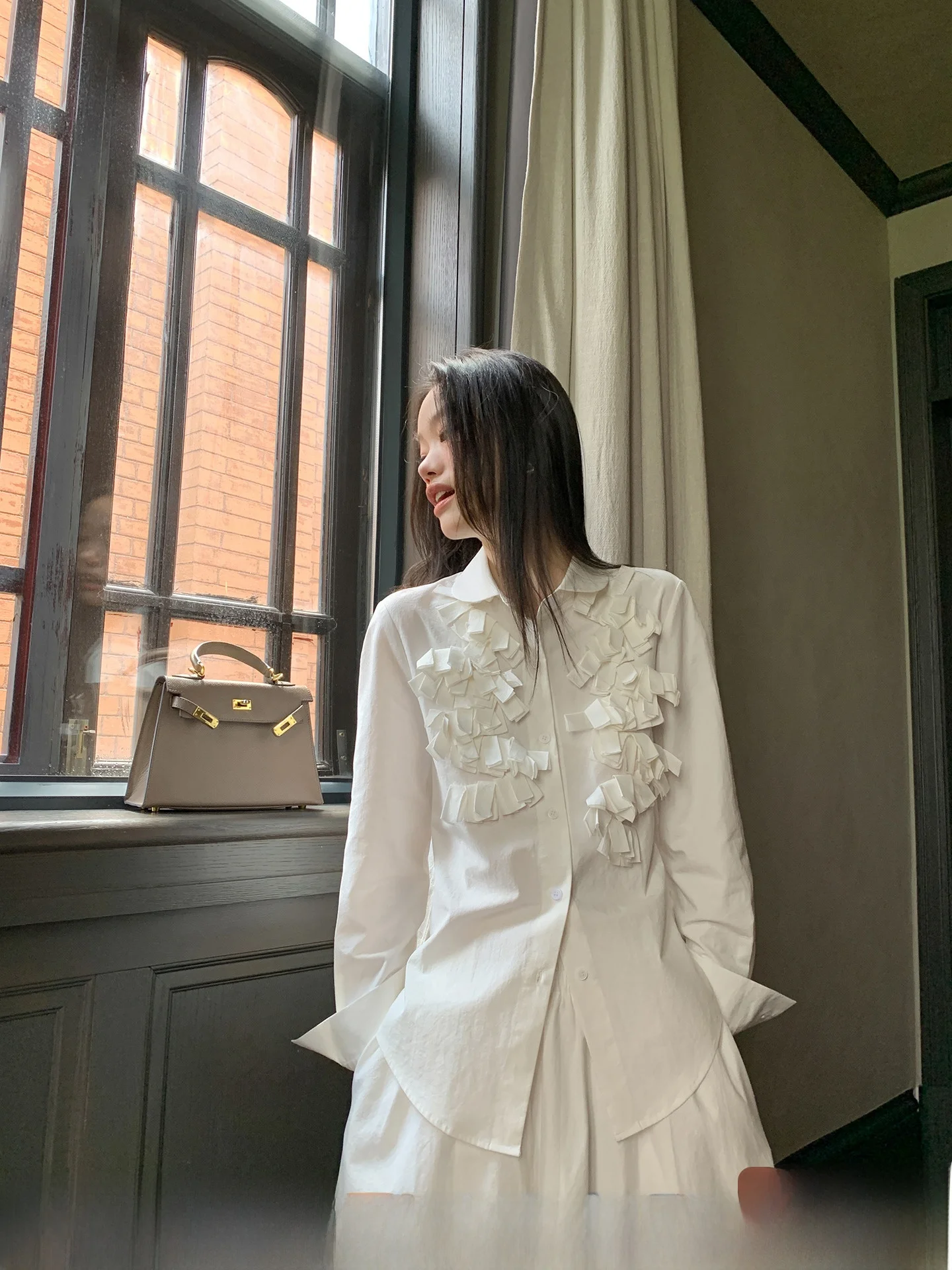 

Ele Long Sve женский irt с воротником с кисточками белого цвета от Lu Jia Xi, осенний новый дизайн, корейский свободный крой из смеси хлопка