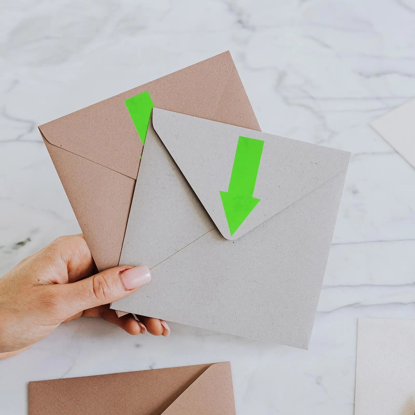 150 Fluorescent Arrow Sticker Labels 7x3cm Sealing Tape Envelopes Gift Boxes DIY Crafts Baking Packaging Decals