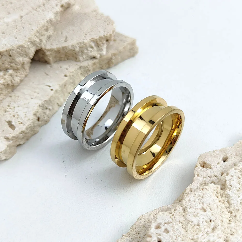 Anillos de hombre chapados en oro de acero inoxidable elegantes y encantadores, anillos de mujer estriados simples, joyería para fiesta de boda