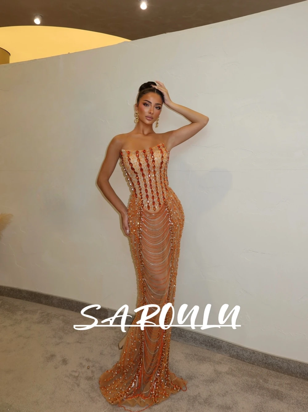 

Newest Unique Draped Crystal Chains Evening Dress Beautiful Beads Fitted Waist Charming Strapless Customized Cocktail Gown